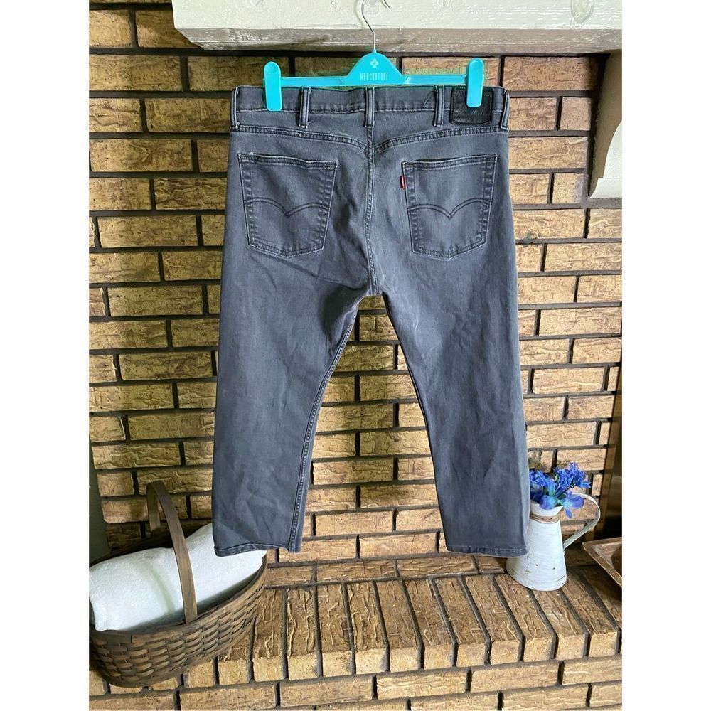 Levi Strauss & Co.‎ - Picture 2 of 6